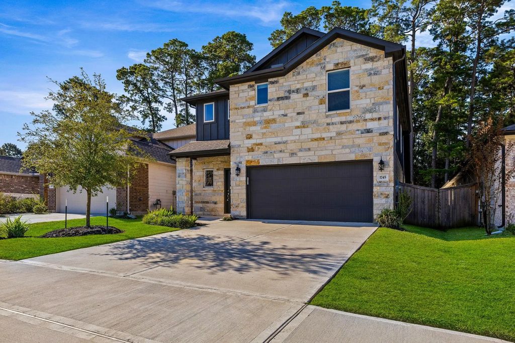 1745 Succotash Oak Court, Conroe