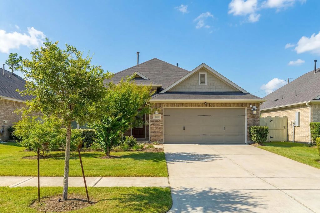10289 S Goshawk Trail, Conroe