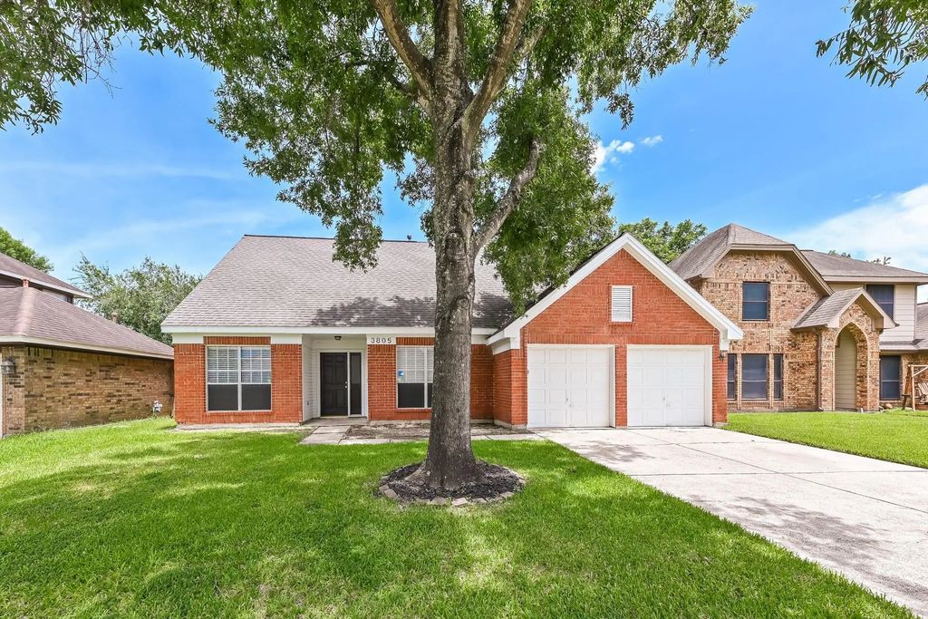 3805 Redbud Drive, La Porte