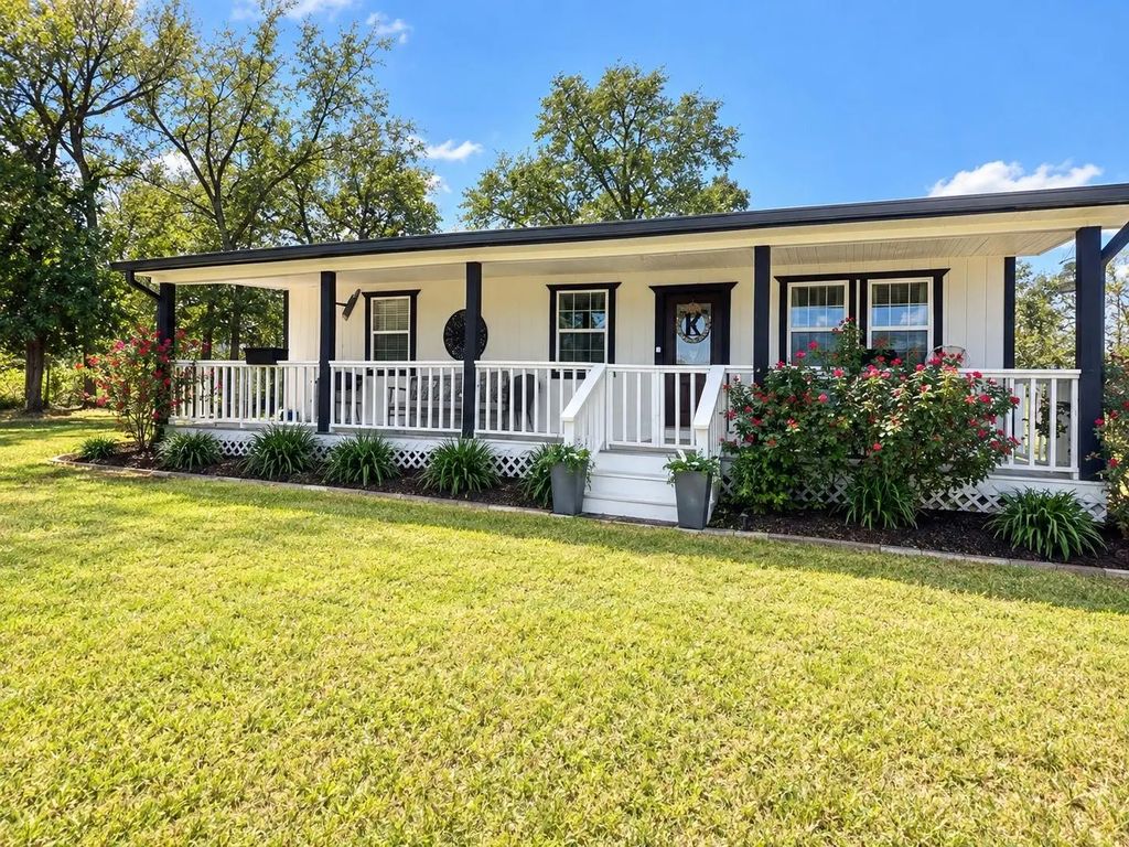 20169 Roy Hall Road, Bedias