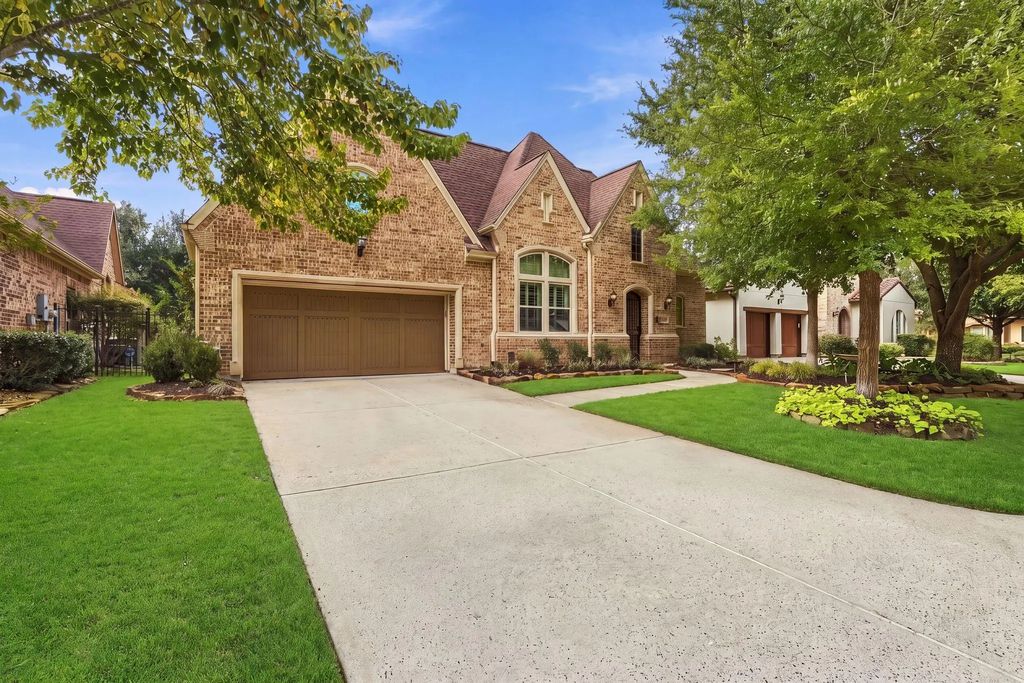 51 Woodglade Way, The Woodlands