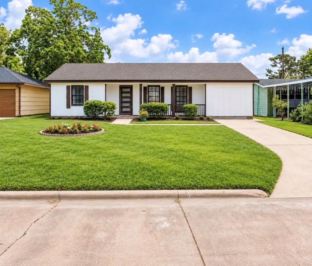 5618 Southbrook Street, Houston
