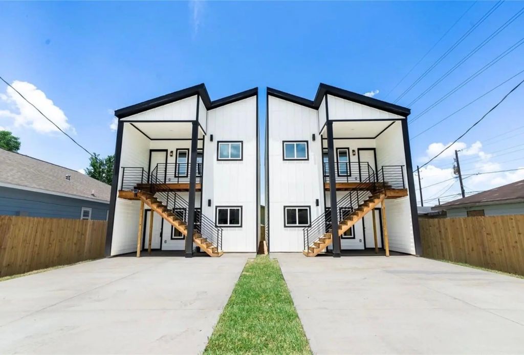 333 Delaware St, Houston