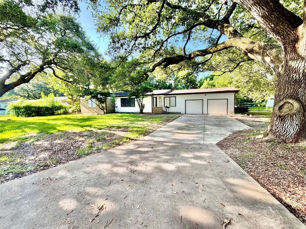 2419 Meadow Lane, La Marque