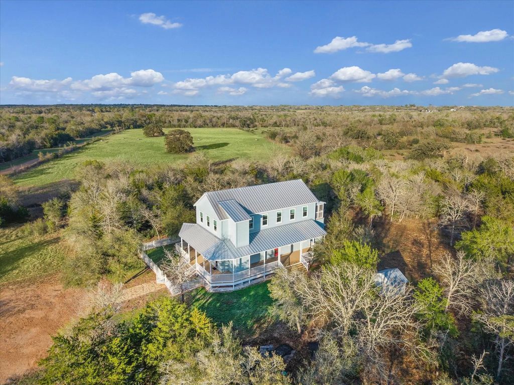 895 S Weyand Road, Round Top