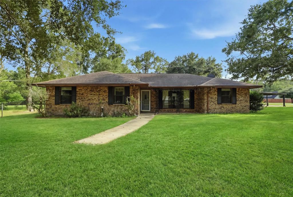 460 County Road 3182 318, Cleveland
