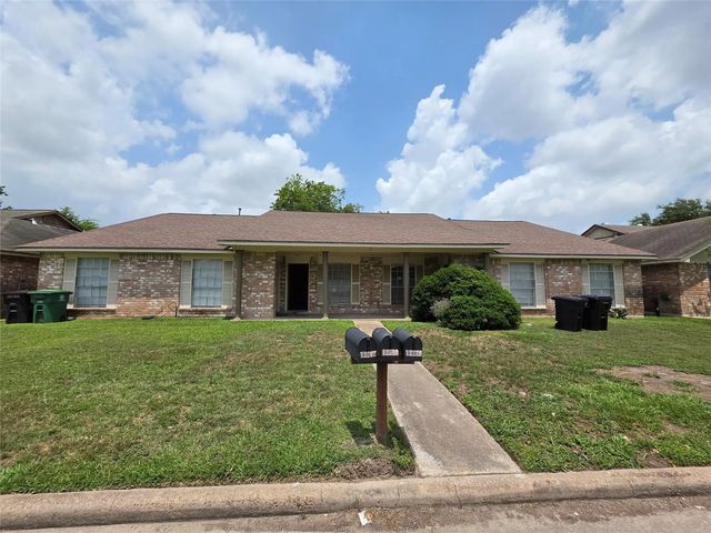 12738 Shannon Hills Drive, Houston