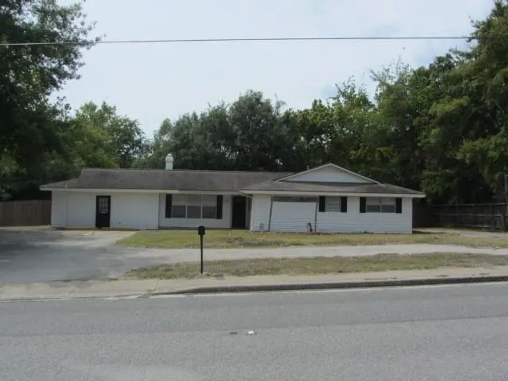 59 State Highway 75 N, Huntsville