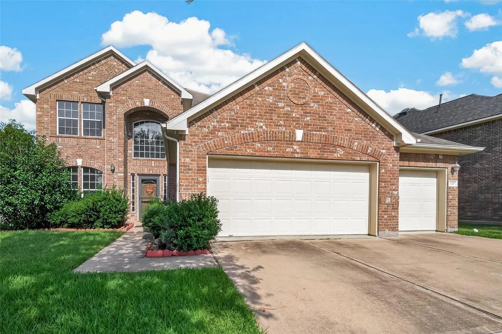 121 Fairport Court, Dickinson