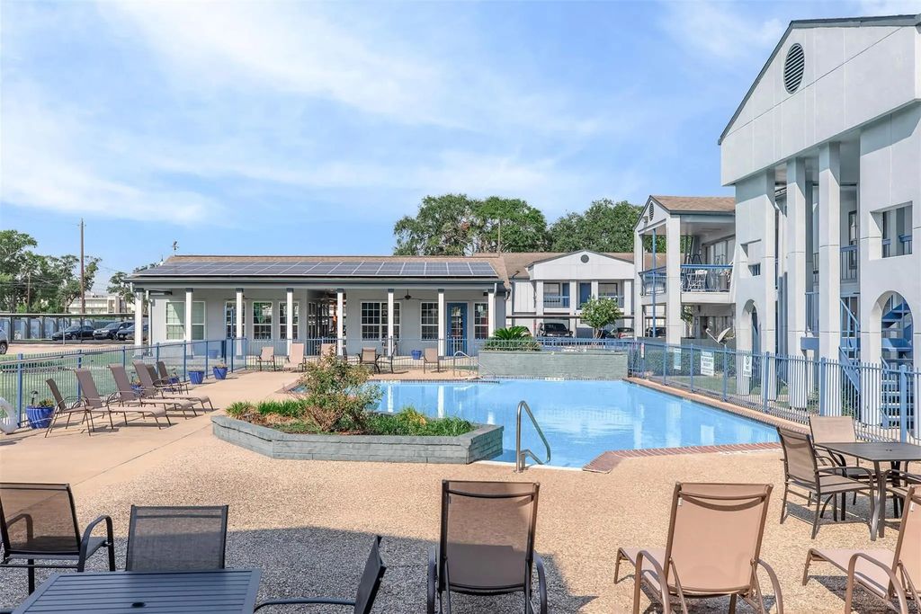 3802 Nasa Parkway 12, Seabrook