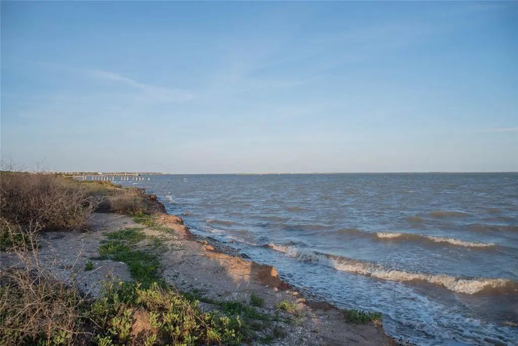 3049 Palacios Bay Drive, Palacios