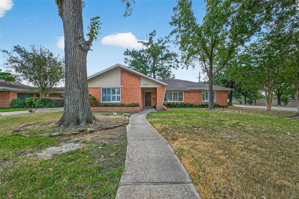 7223 Alderney Drive, Houston