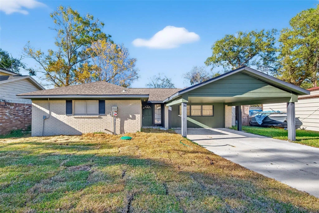7814 Pin Oak Road, Alvin
