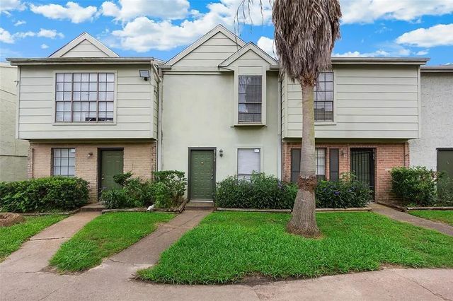 8704 Victorian Village Drive 8704, Houston