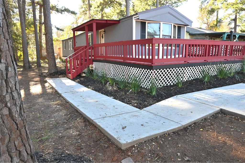 13721 Brigadier Drive, Willis