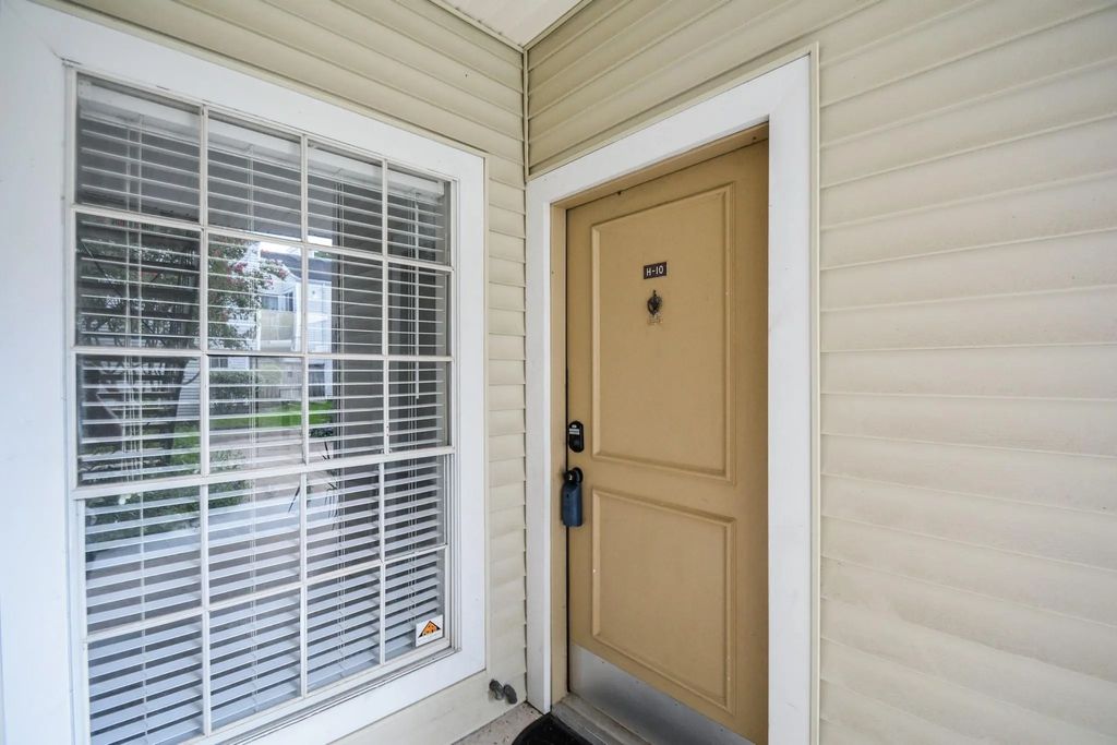 9809 Richmond Avenue H10, Houston