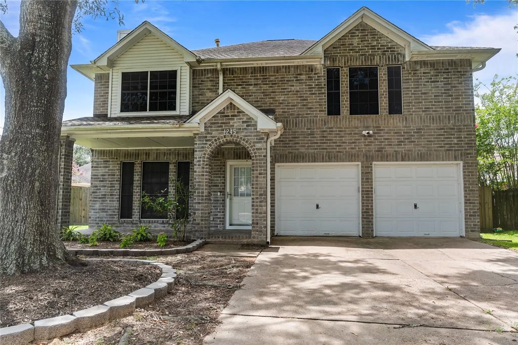 1245 Hunter Wood Drive, League City