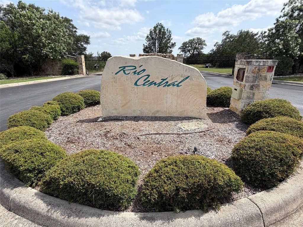 336 River Cliff Place, Spring Branch