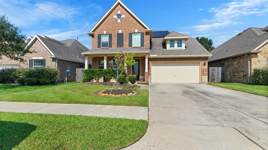 1668 Maggie Trail Drive, Alvin