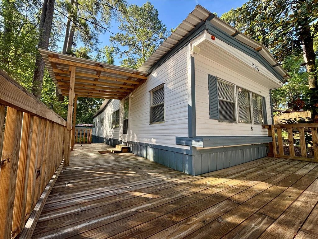 13405 Commander Circle, Willis