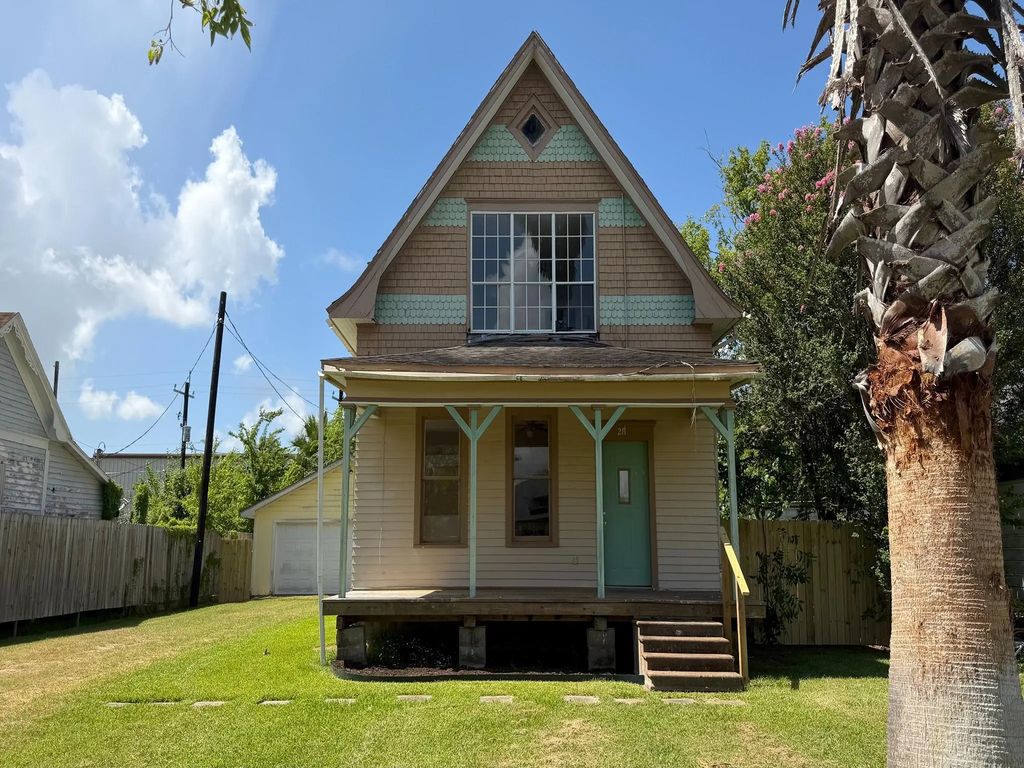 211 Morton Avenue, Palacios