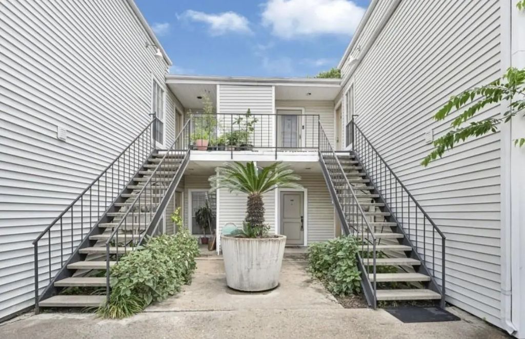9809 Richmond Avenue E7, Houston