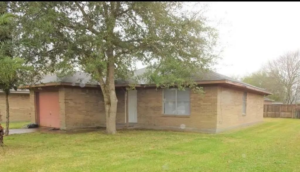 6617 N Lincoln Drive, Hitchcock