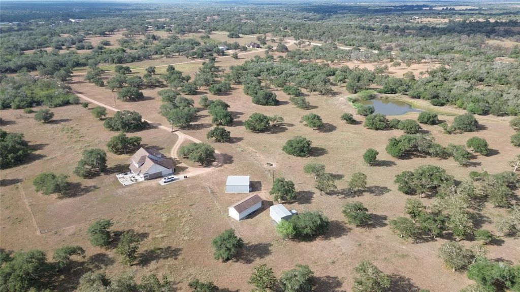 1684 Zengerle Rd, Cuero