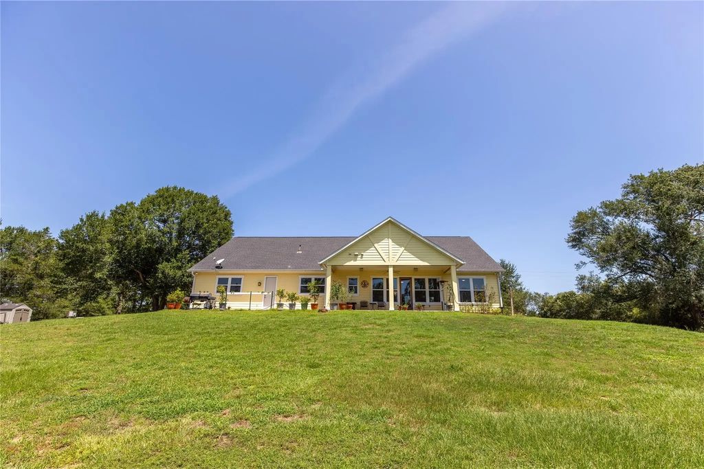 685 Piney Creek Road, Bellville