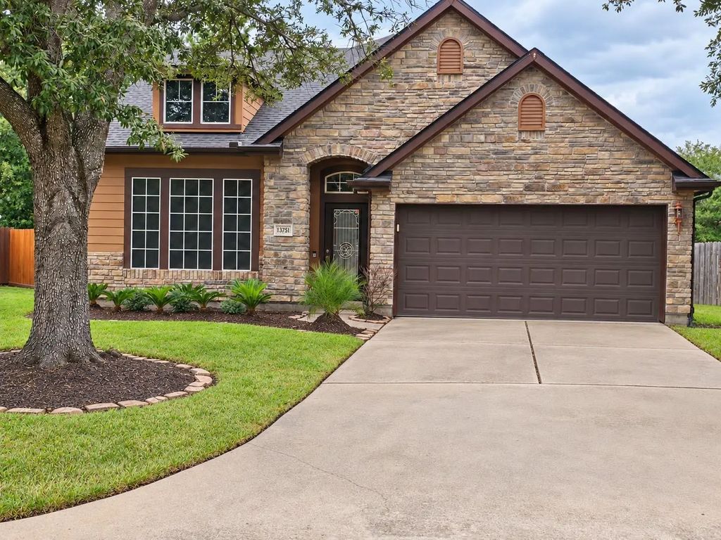 13751 Crested Iris Drive, Cypress