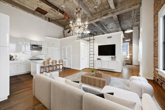 915 Franklin Street 9i, Houston