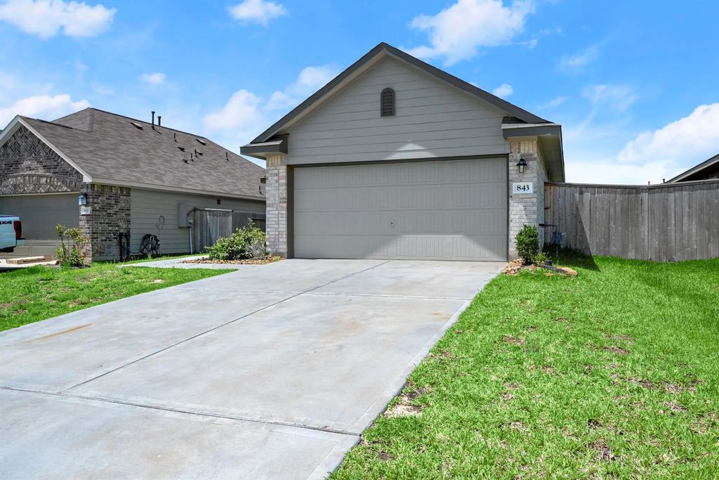 843 Deerhurst, Magnolia