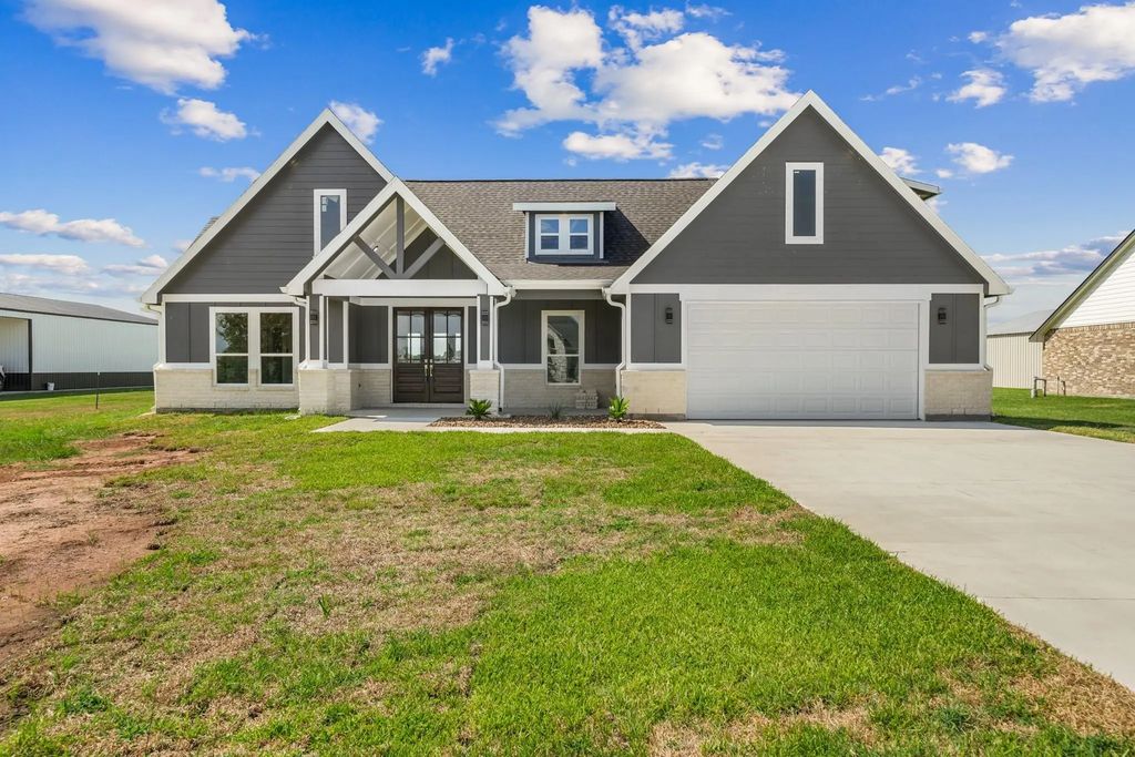 850 Longhorn Trail, Angleton