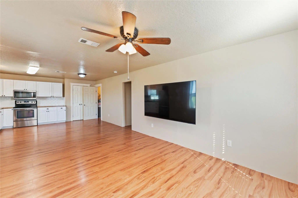 20006 Sanchez Road, Alvin