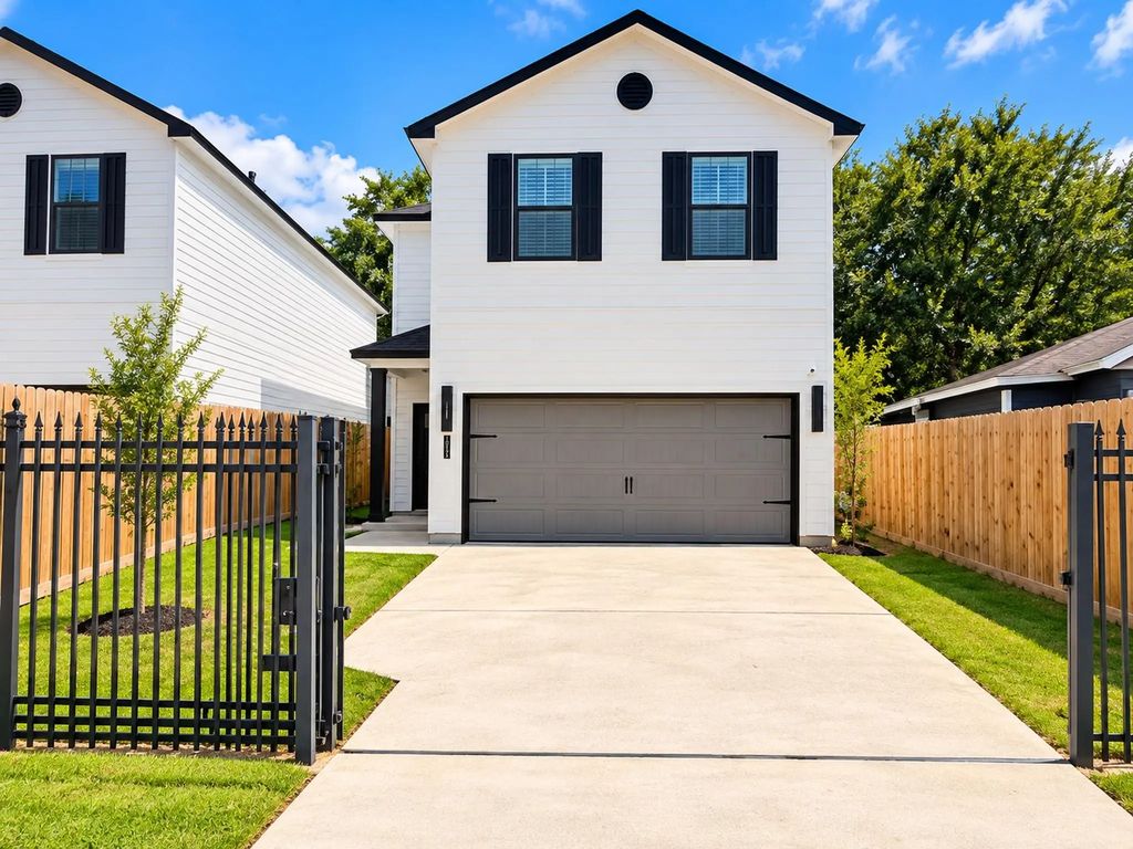 8828 Curry Road, Houston
