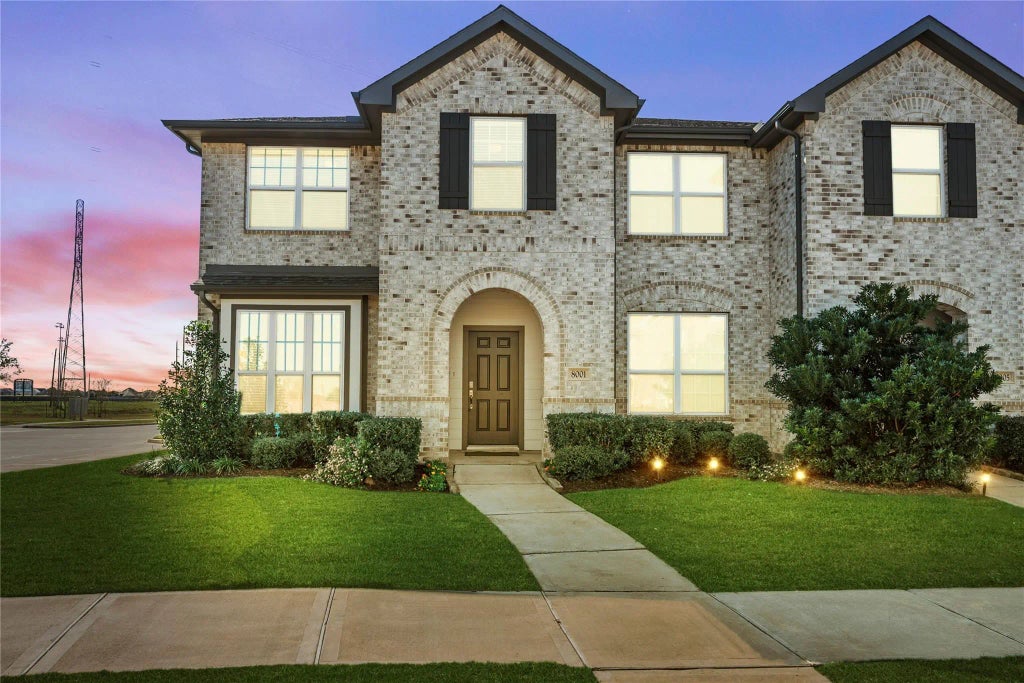 8001 Scanlan Trail, Missouri City