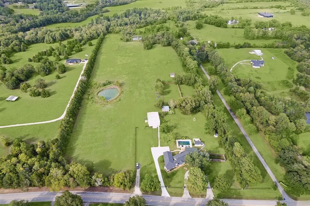 10740 A Shepard Hill Road, Willis