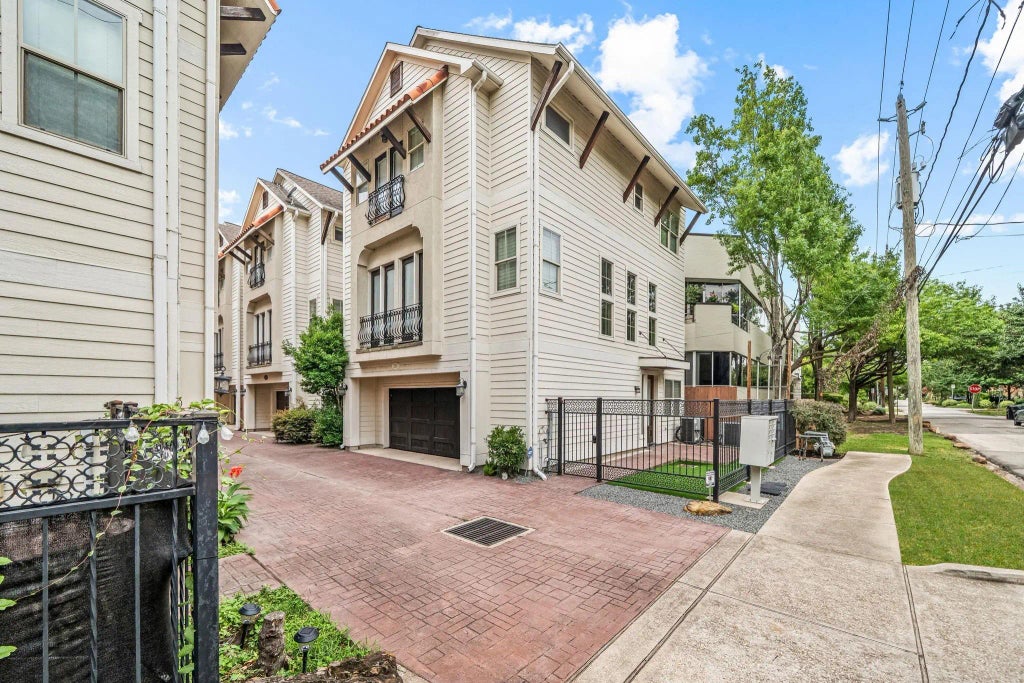 229 Knox Street, Houston