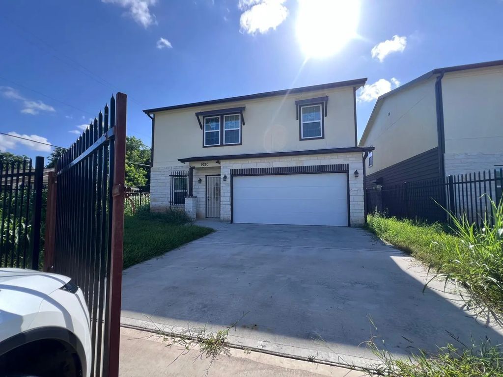 9210 Martell Street, Houston
