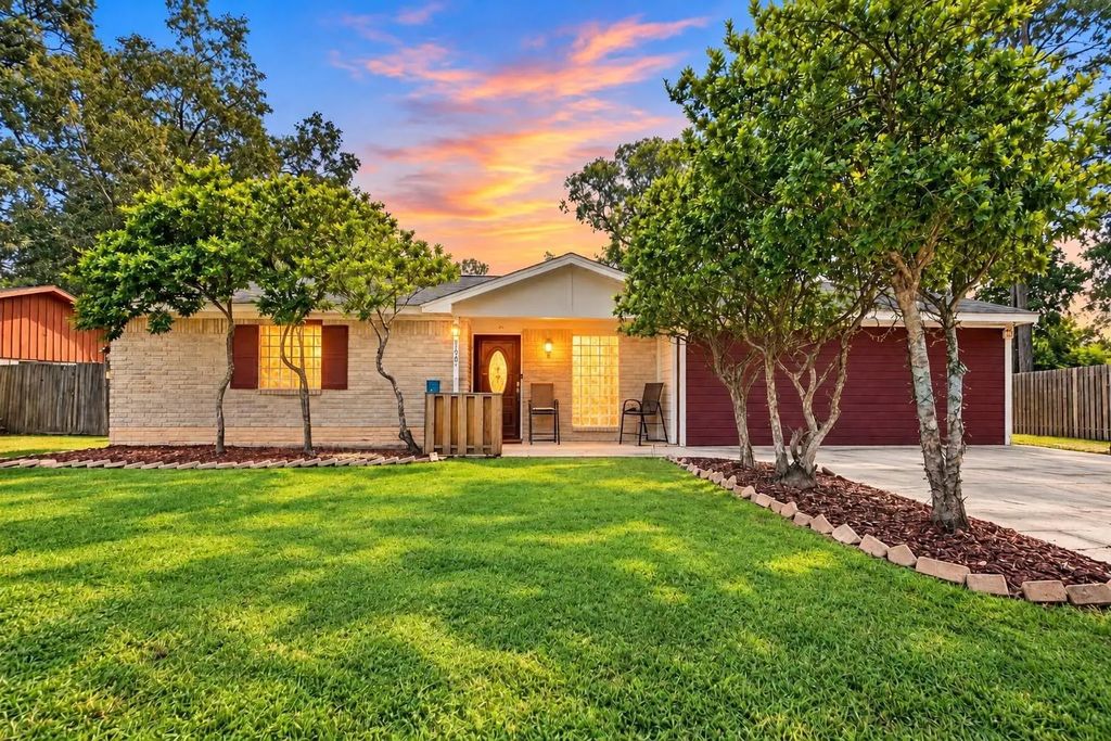 906 Corydon Drive, Houston
