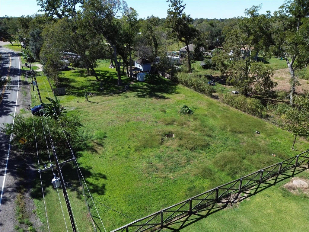 172 N County Road 30, Angleton