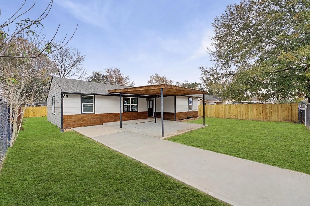 5719 Southwind Street, Houston