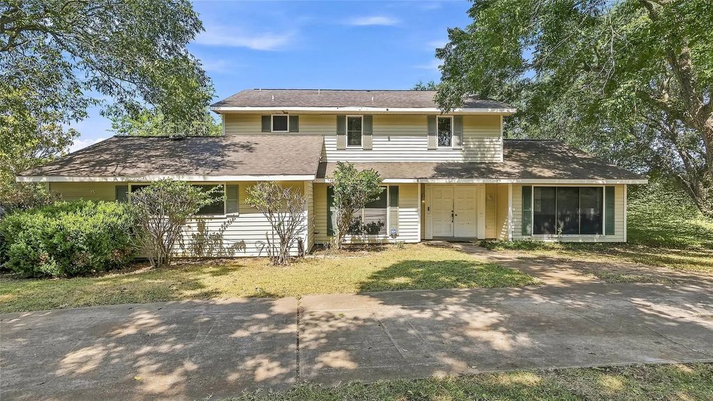3447 Azalea Street, Brenham