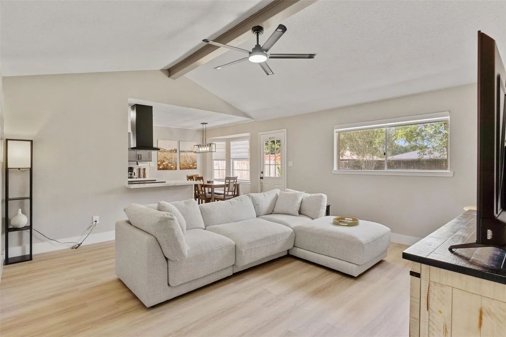 406 Christina Lane, Friendswood