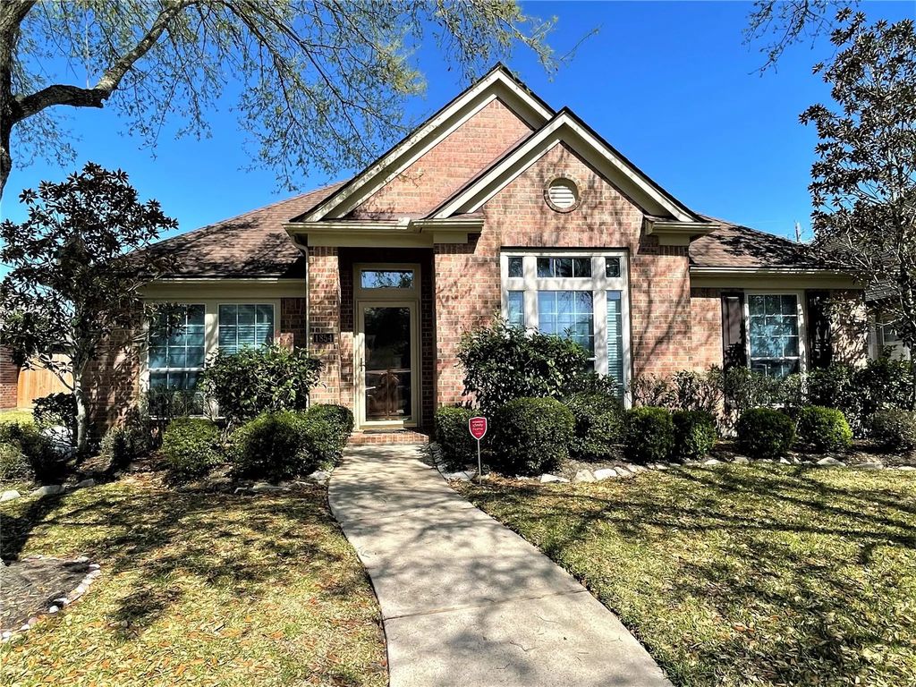 1854 Silent Shore Court, League City