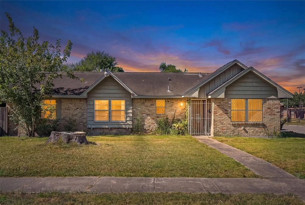 4018 Wuthering Heights Drive, Houston