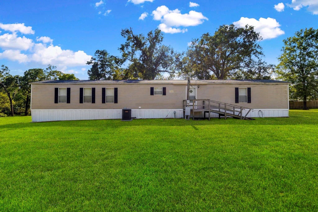 8340 Fm 3126, Livingston