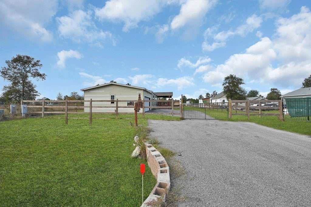 116 Road 5240, Cleveland