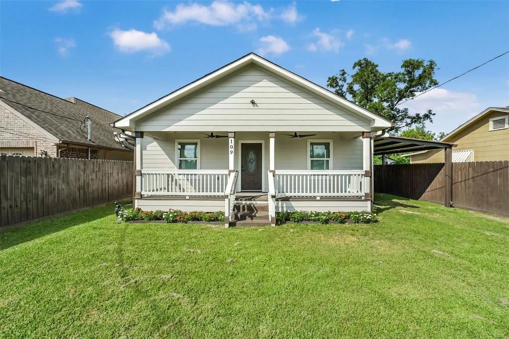 109 Neyland Street, Houston