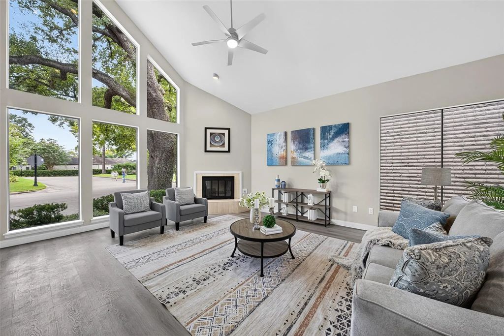 9592 Doliver Drive, Houston